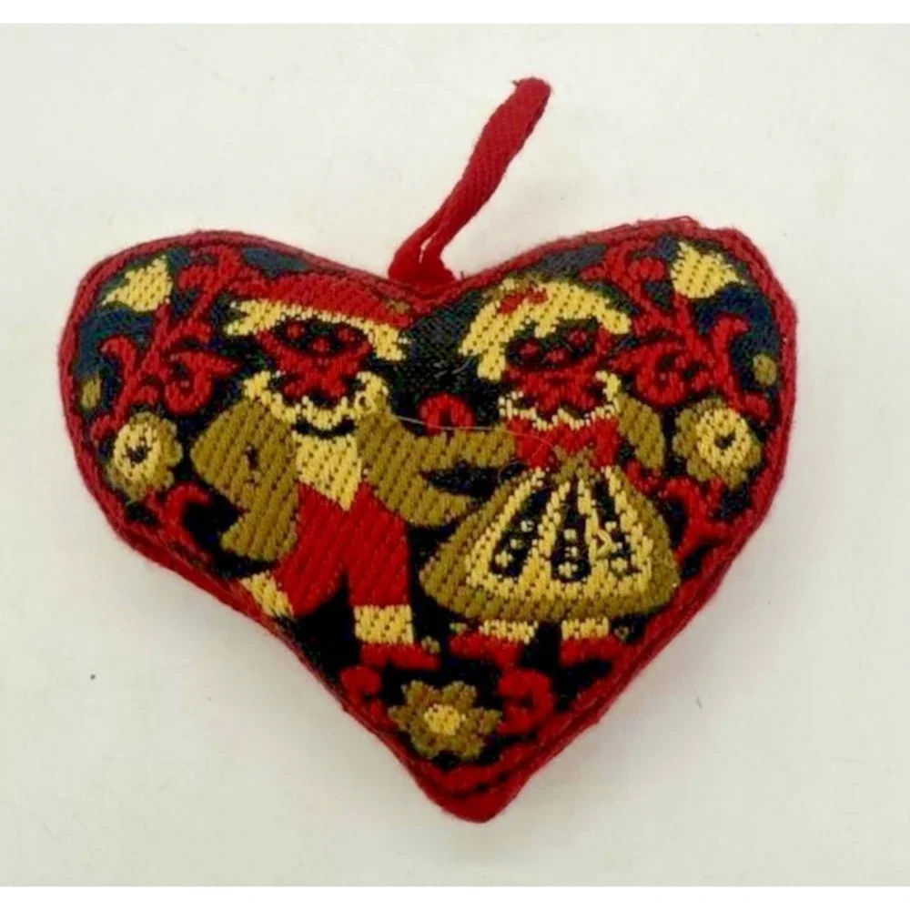 Heart‎ Shaped Tapestry Ornament Austrian Fold Art Needlepoint Gold Stuffed